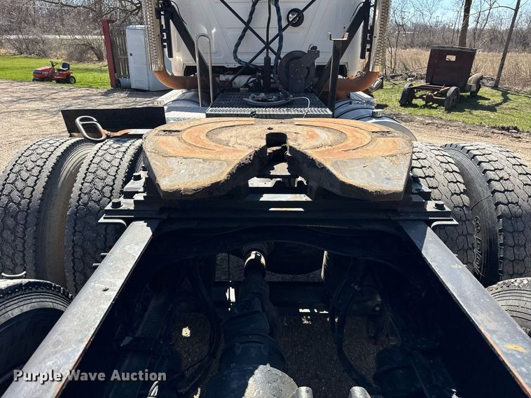 image for item DH9923 2008 Mack CHU 613 semi truck