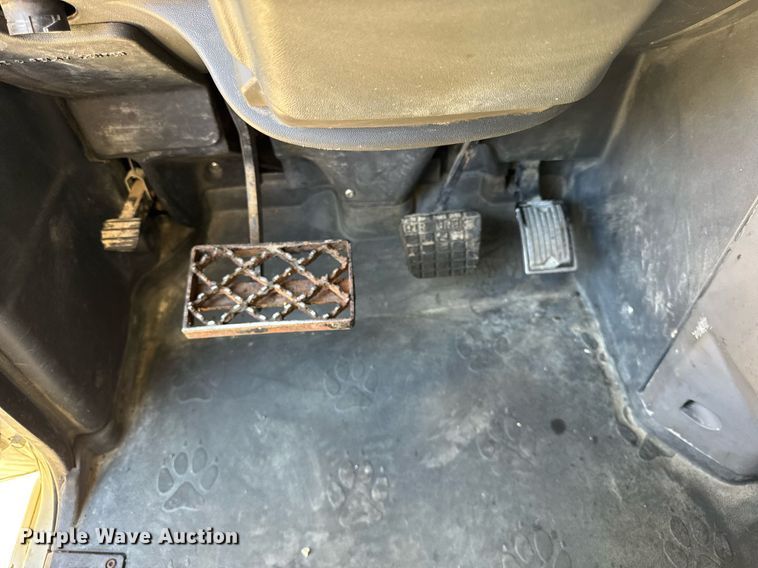 image for item DH9923 2008 Mack CHU 613 semi truck