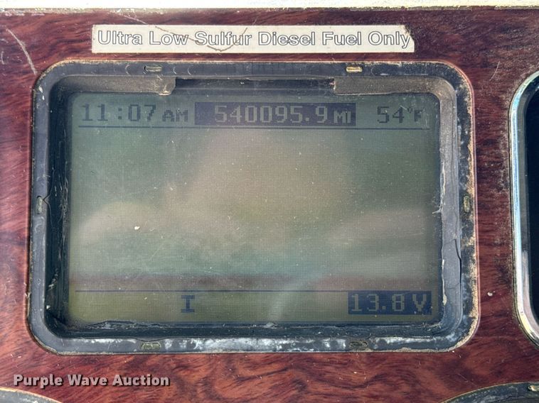 image for item DH9923 2008 Mack CHU 613 semi truck