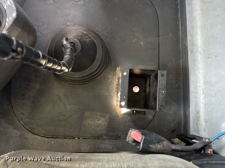 image for item DH9923 2008 Mack CHU 613 semi truck