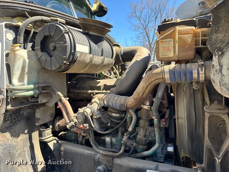 image for item DH9923 2008 Mack CHU 613 semi truck