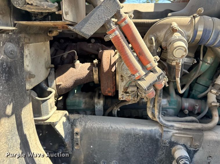 image for item DH9923 2008 Mack CHU 613 semi truck