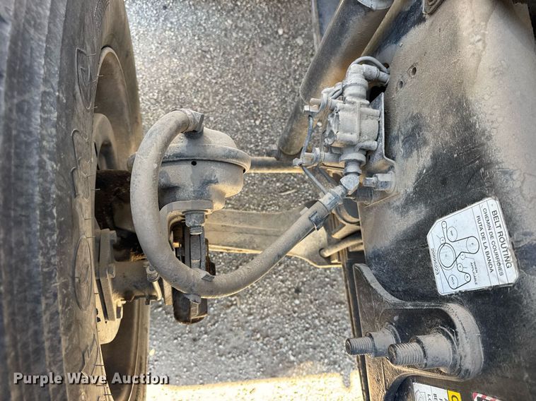 image for item DH9923 2008 Mack CHU 613 semi truck