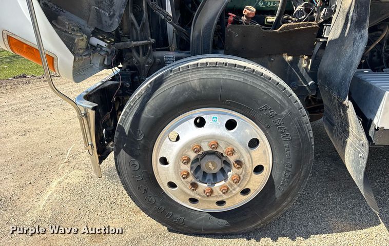 image for item DH9923 2008 Mack CHU 613 semi truck