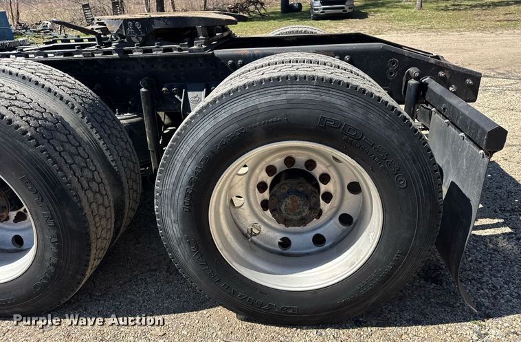 image for item DH9923 2008 Mack CHU 613 semi truck