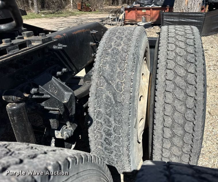 image for item DH9923 2008 Mack CHU 613 semi truck