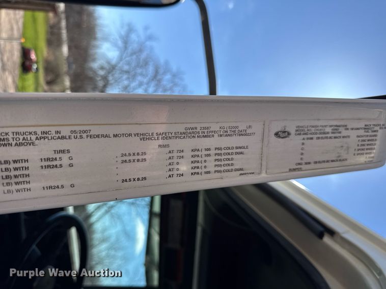 image for item DH9923 2008 Mack CHU 613 semi truck