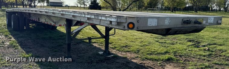 image for item DM5711 2014 Reitnouer flatbed trailer