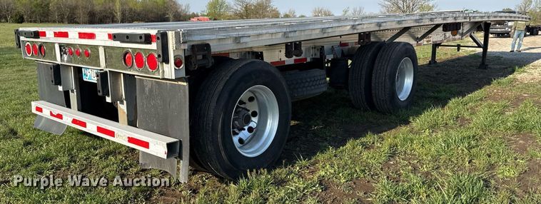 image for item DM5711 2014 Reitnouer flatbed trailer