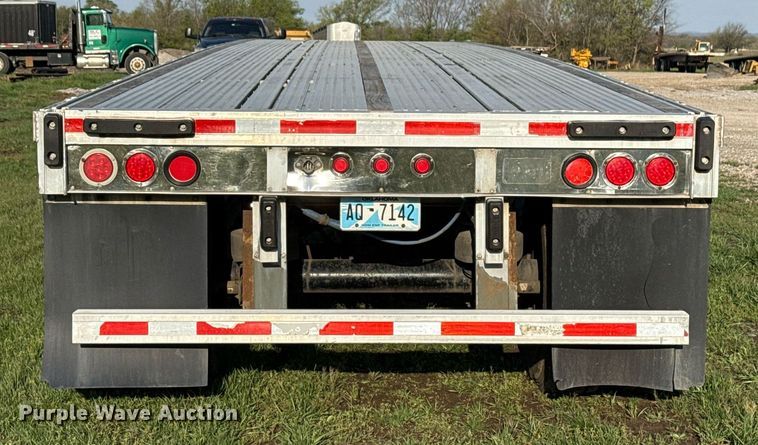 image for item DM5711 2014 Reitnouer flatbed trailer
