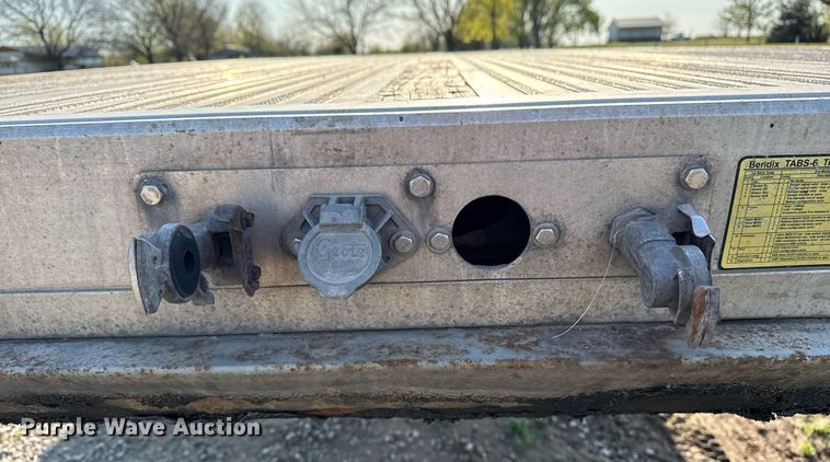 image for item DM5711 2014 Reitnouer flatbed trailer