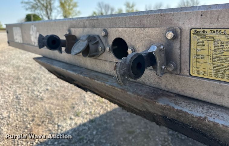 image for item DM5711 2014 Reitnouer flatbed trailer