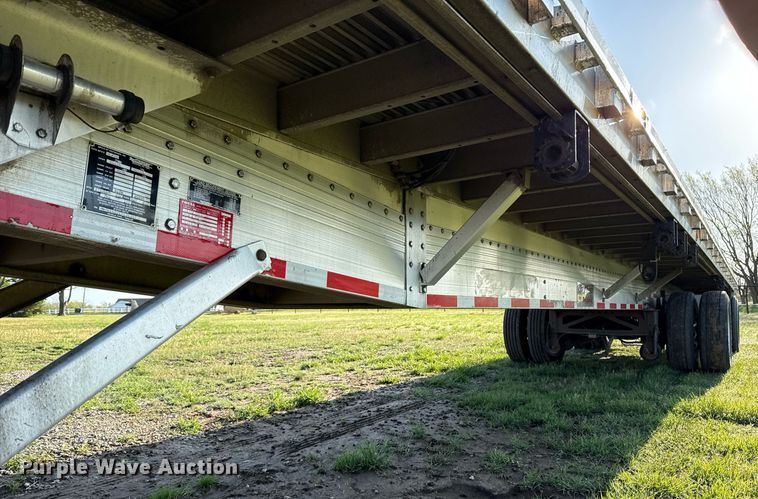 image for item DM5711 2014 Reitnouer flatbed trailer