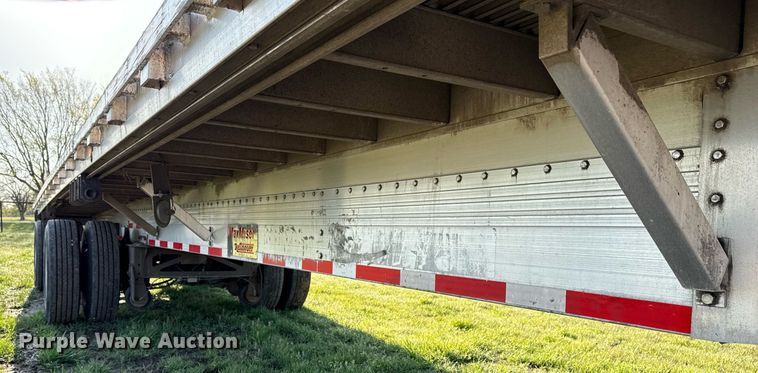 image for item DM5711 2014 Reitnouer flatbed trailer