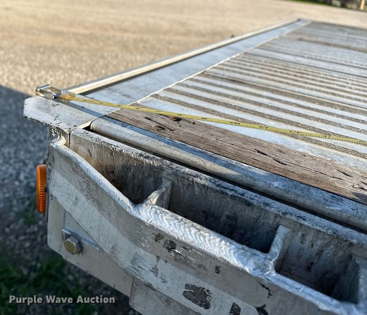 image for item DM5711 2014 Reitnouer flatbed trailer