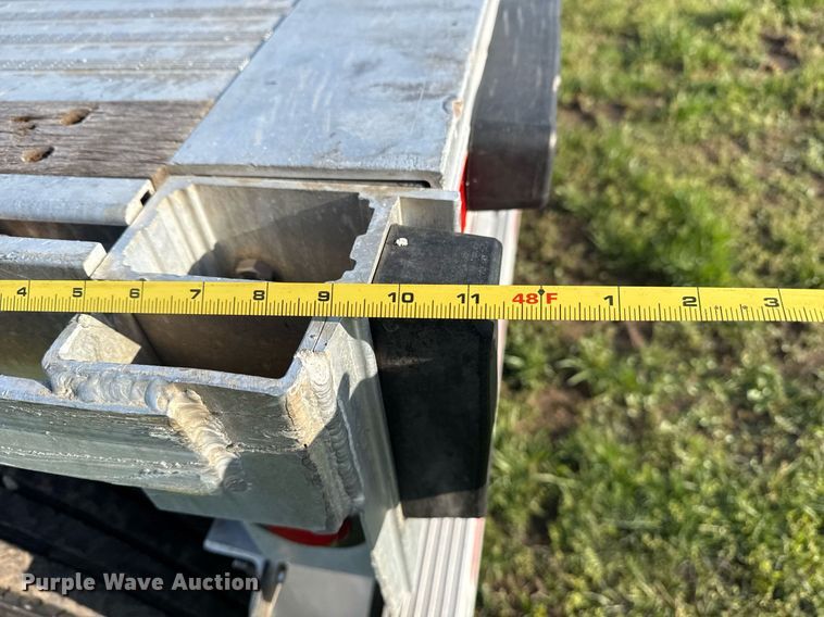 image for item DM5711 2014 Reitnouer flatbed trailer