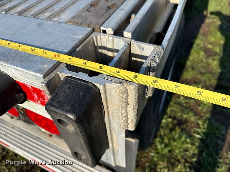 image for item DM5711 2014 Reitnouer flatbed trailer