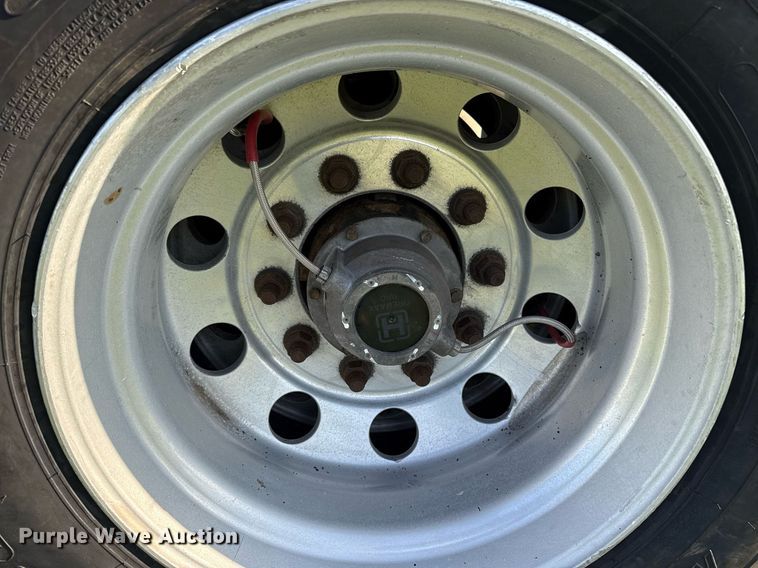 image for item DM5711 2014 Reitnouer flatbed trailer