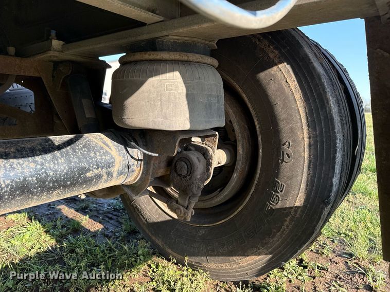 image for item DM5711 2014 Reitnouer flatbed trailer