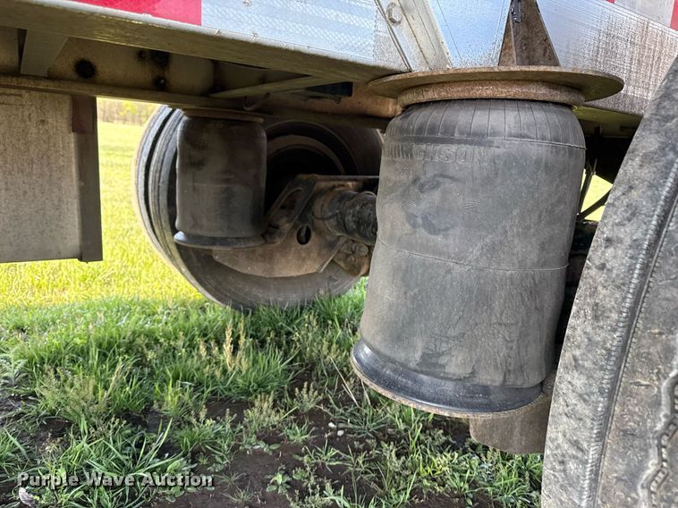 image for item DM5711 2014 Reitnouer flatbed trailer