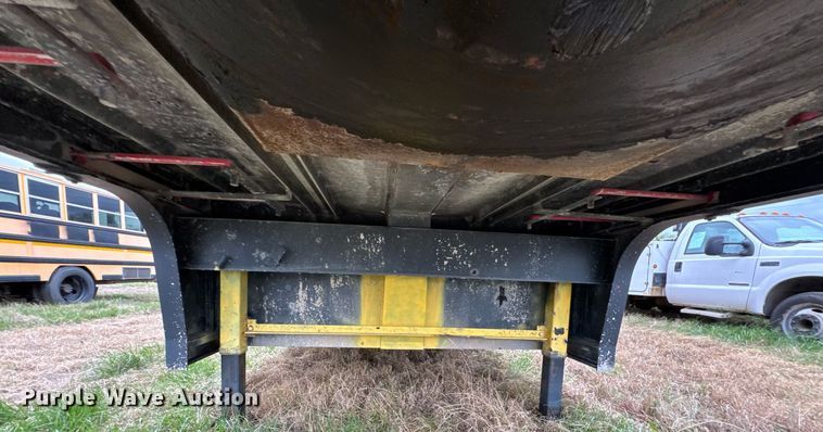 image for item DO0727 2004 Mickey Truck Bodies delivery trailer