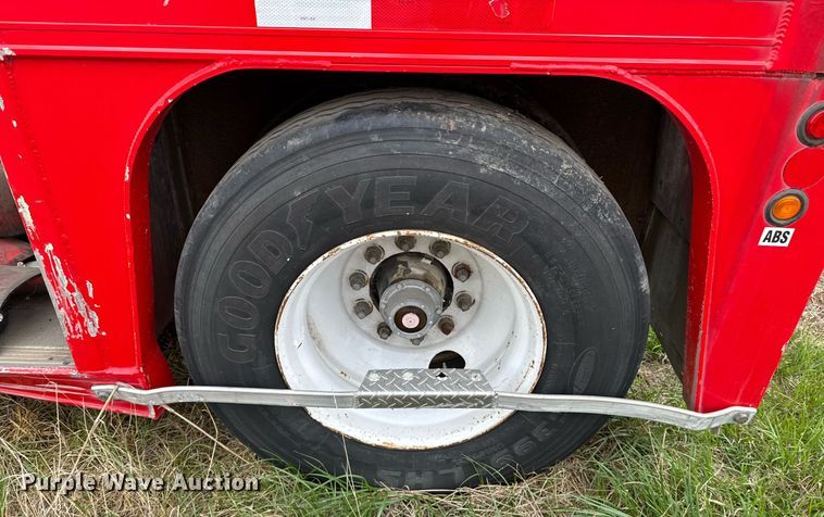 image for item DO0727 2004 Mickey Truck Bodies delivery trailer