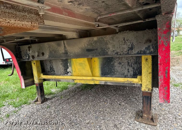 image for item DO0734 2004 Mickey Truck Bodies 16 delivery trailer