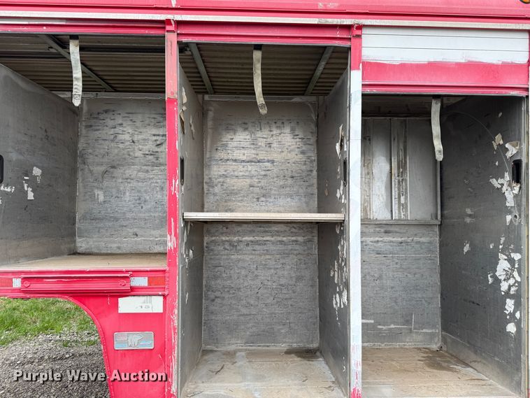 image for item DO0734 2004 Mickey Truck Bodies 16 delivery trailer