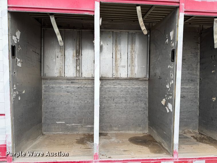 image for item DO0734 2004 Mickey Truck Bodies 16 delivery trailer