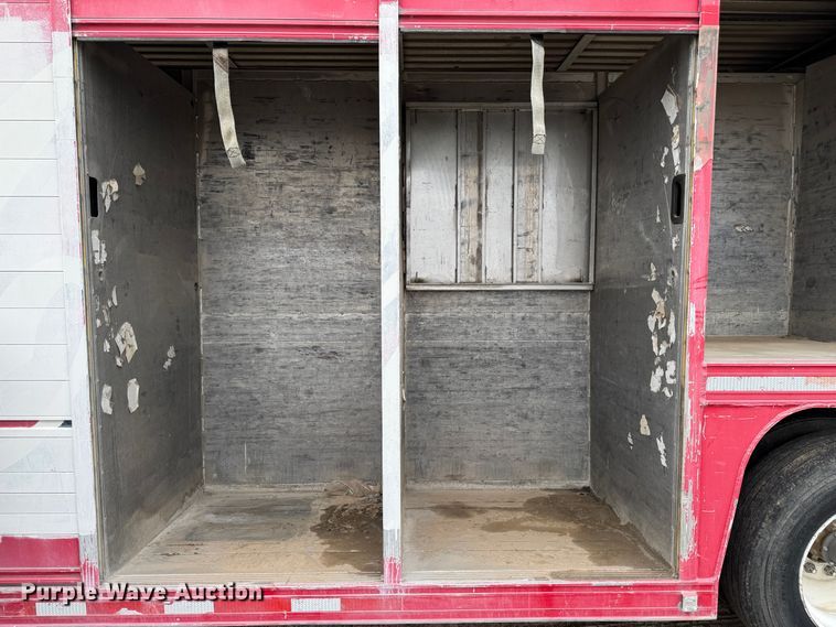 image for item DO0734 2004 Mickey Truck Bodies 16 delivery trailer