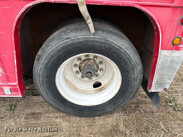 image for item DO0734 2004 Mickey Truck Bodies 16 delivery trailer