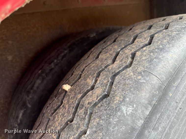 image for item DO0734 2004 Mickey Truck Bodies 16 delivery trailer