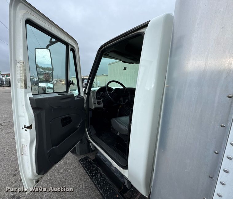 image for item DO0750 2012 International  TerraStar box truck