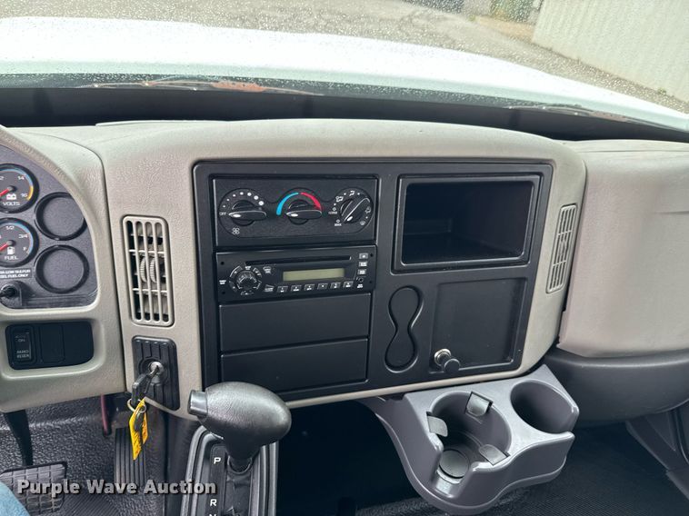 image for item DO0750 2012 International  TerraStar box truck