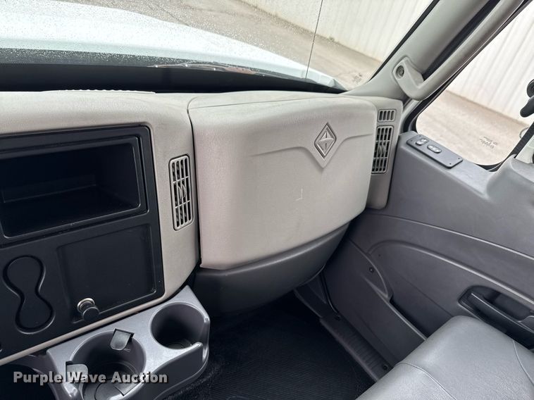 image for item DO0750 2012 International  TerraStar box truck