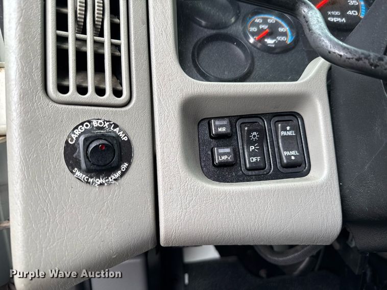 image for item DO0750 2012 International  TerraStar box truck