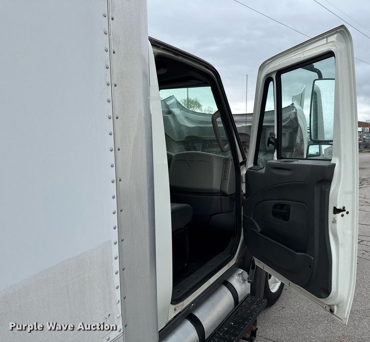 image for item DO0750 2012 International  TerraStar box truck