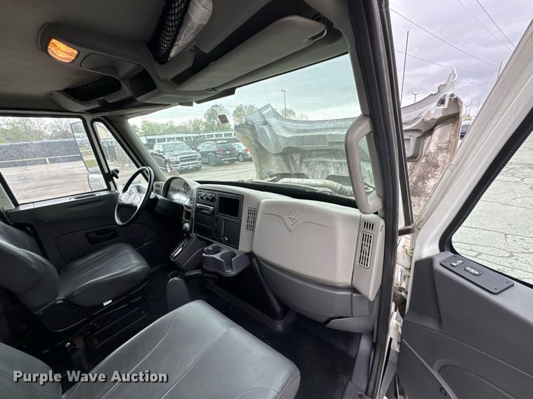 image for item DO0750 2012 International  TerraStar box truck