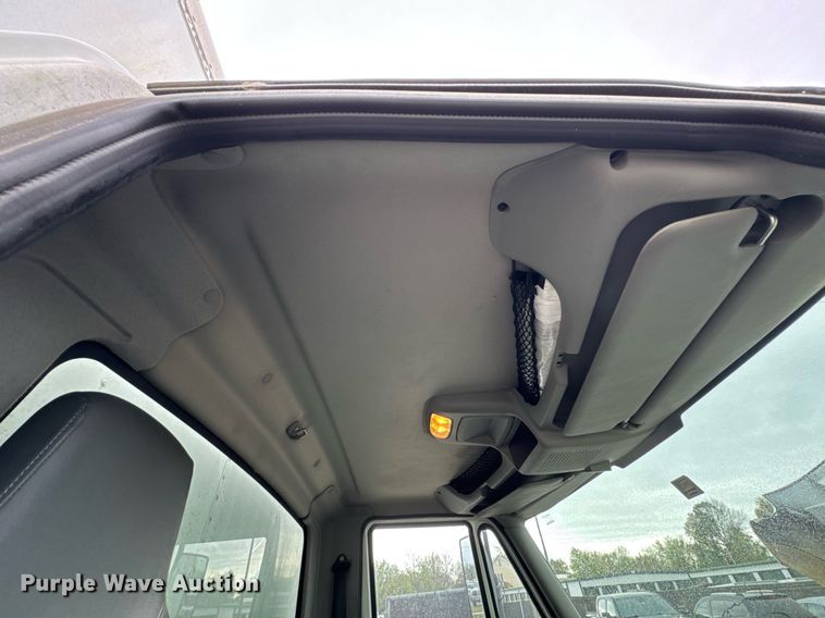 image for item DO0750 2012 International  TerraStar box truck