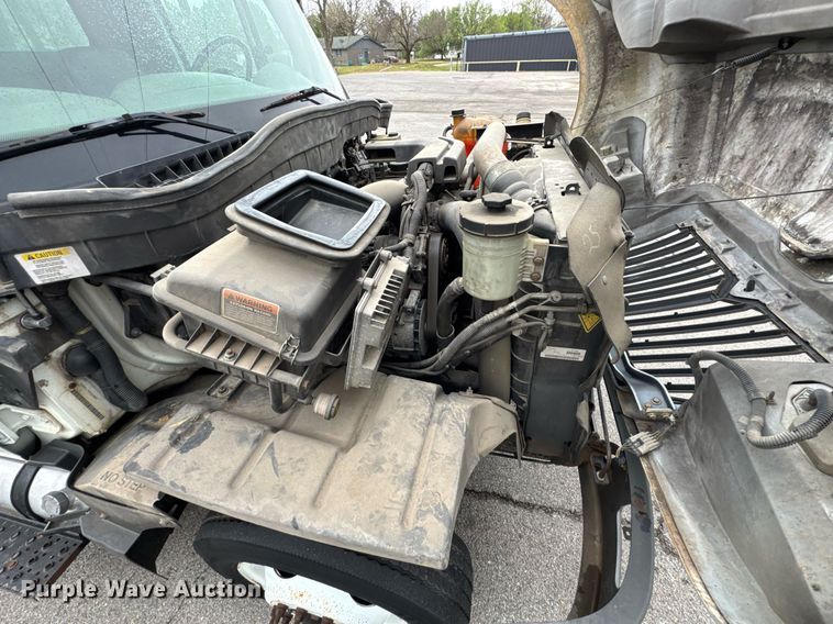 image for item DO0750 2012 International  TerraStar box truck