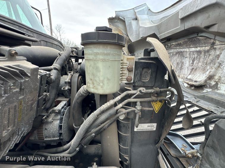 image for item DO0750 2012 International  TerraStar box truck