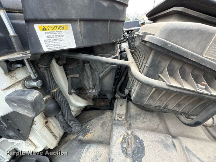 image for item DO0750 2012 International  TerraStar box truck