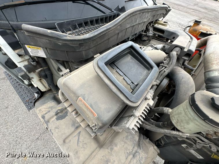 image for item DO0750 2012 International  TerraStar box truck