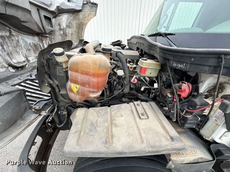 image for item DO0750 2012 International  TerraStar box truck