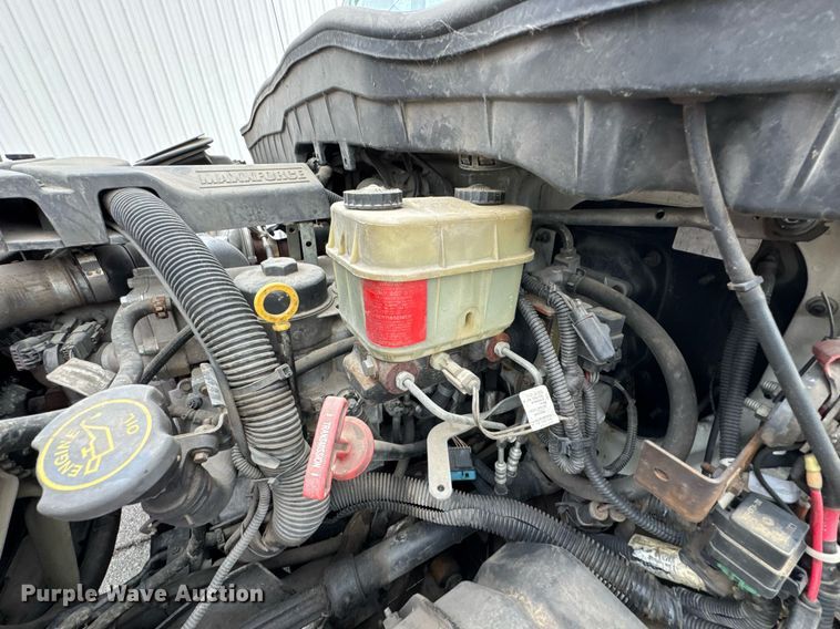 image for item DO0750 2012 International  TerraStar box truck