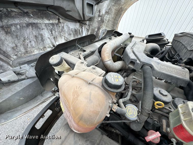 image for item DO0750 2012 International  TerraStar box truck