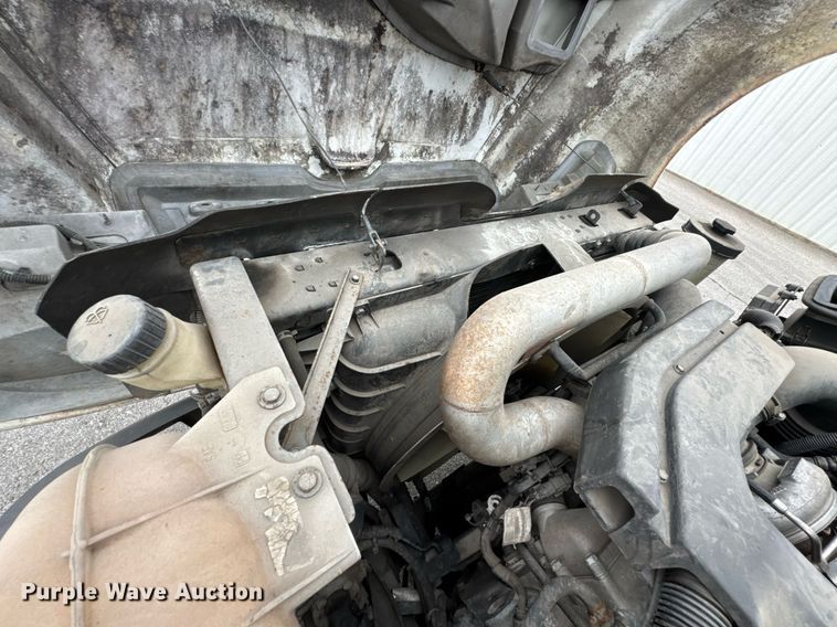 image for item DO0750 2012 International  TerraStar box truck