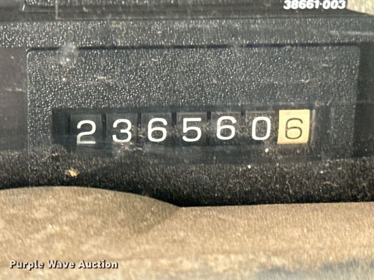 image for item DO0789 2000 GMC C6 box truck