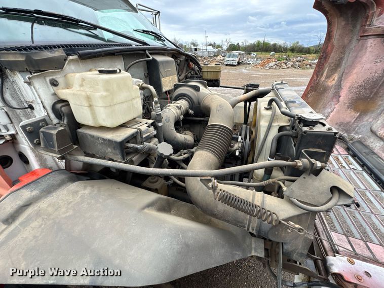 image for item DO0789 2000 GMC C6 box truck