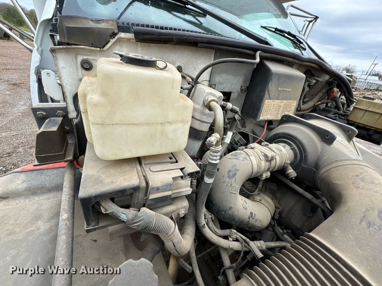 image for item DO0789 2000 GMC C6 box truck